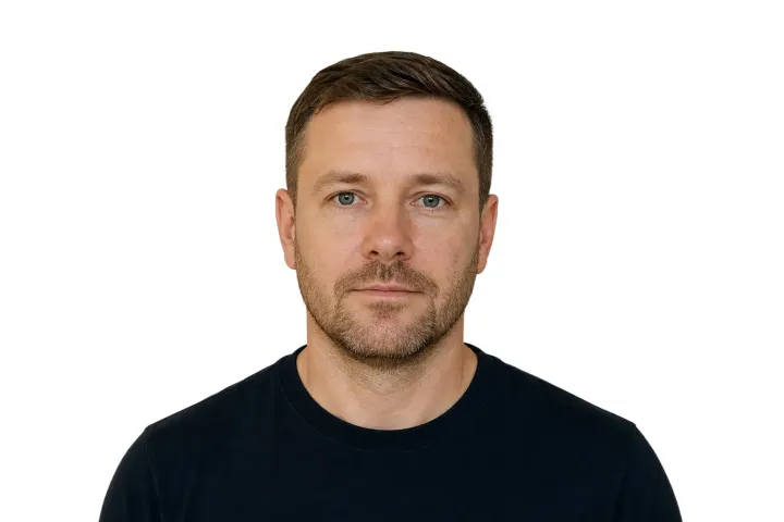 Portrait hair and head outline reviewed on white